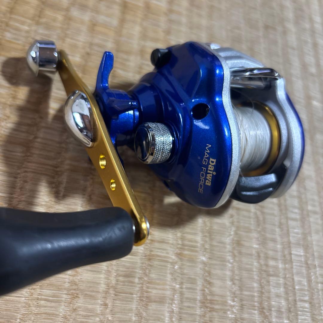 Daiwa Mad Force リール 青色