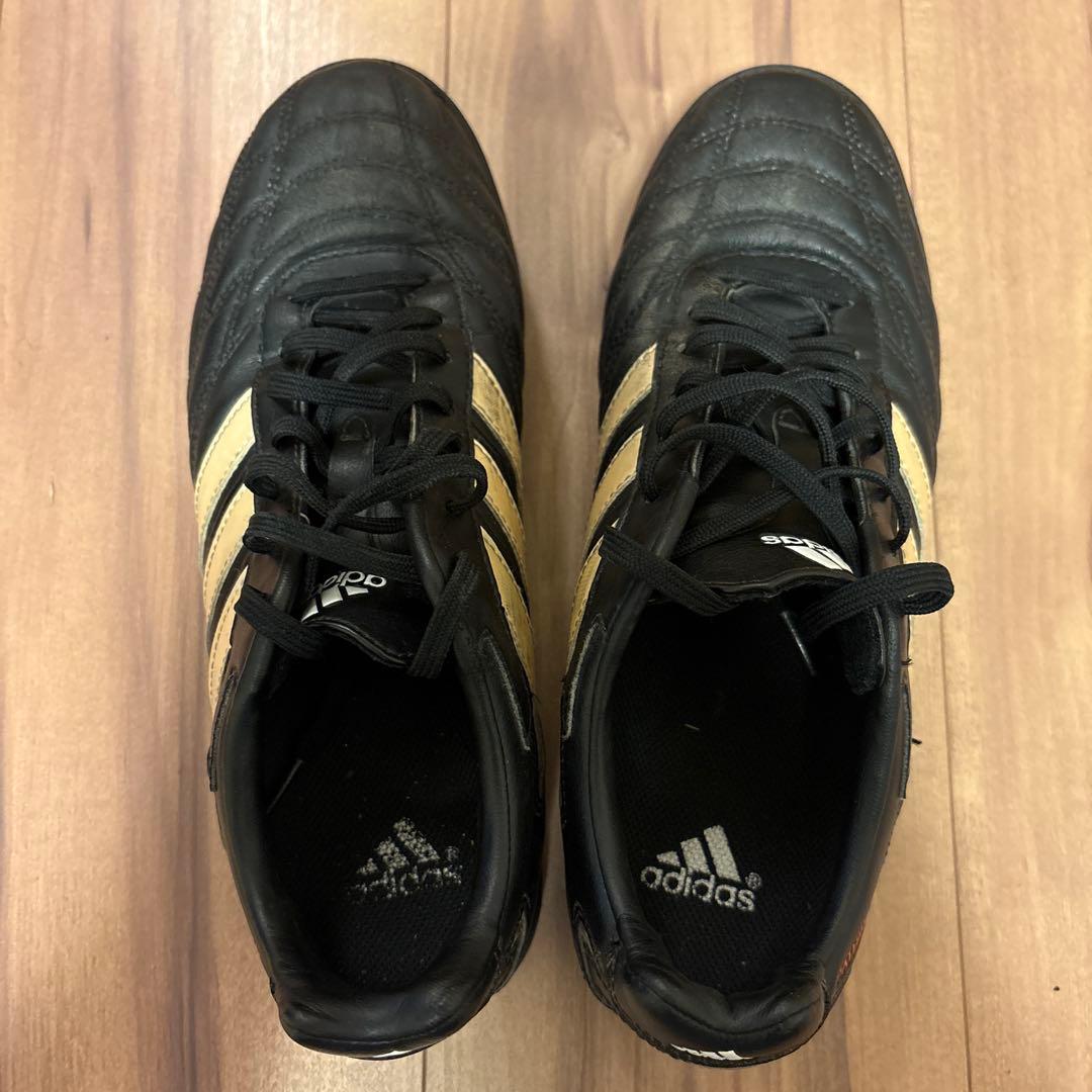 アディダス　フットサルシューズ