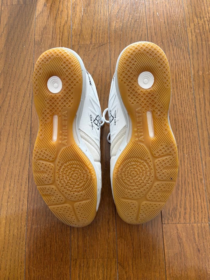 ATHLETA フットサルシューズ ホワイト