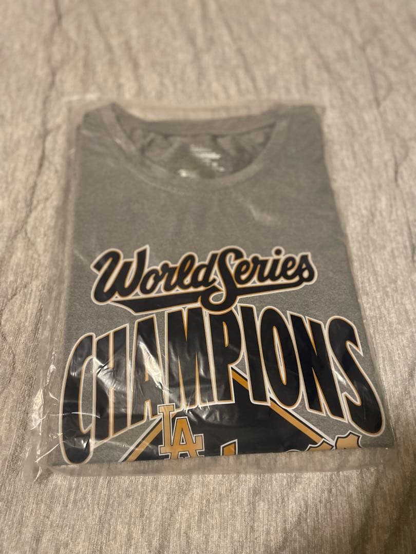 Dodgers ワールドシリーズチャンピオンズ　2025 優勝Tシャツ S