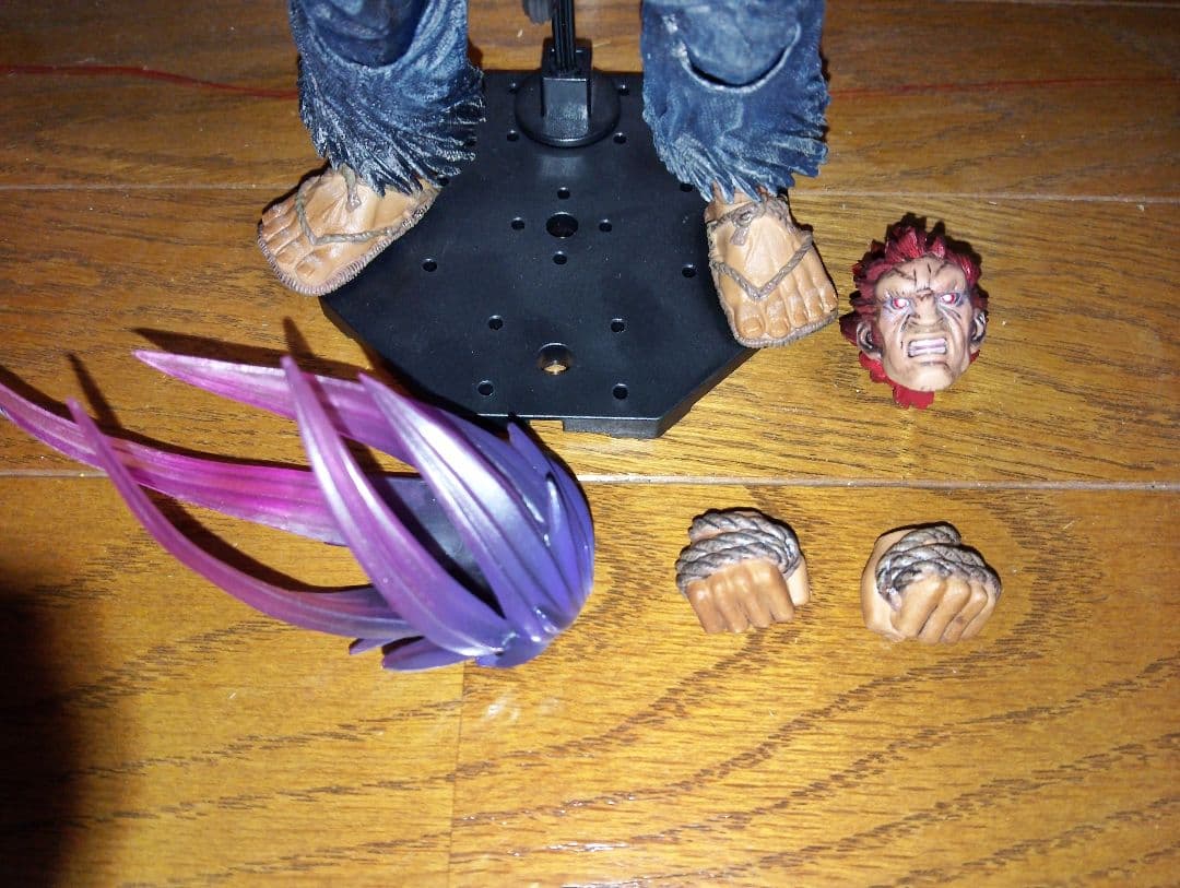 プレイアーツ　豪鬼　フィギュア