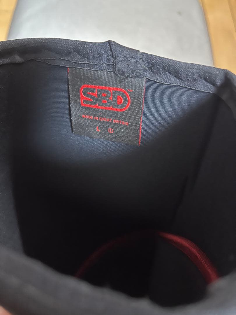 SBD ニースリーブ Lサイズ ブラック/レッド 試着のみ ほぼ未使用