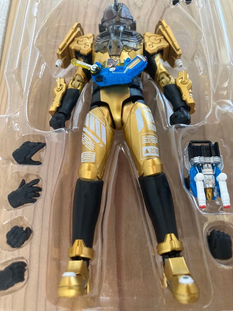 仮面ライダーグリス　フィギュアー