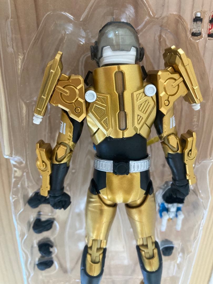 仮面ライダーグリス　フィギュアー