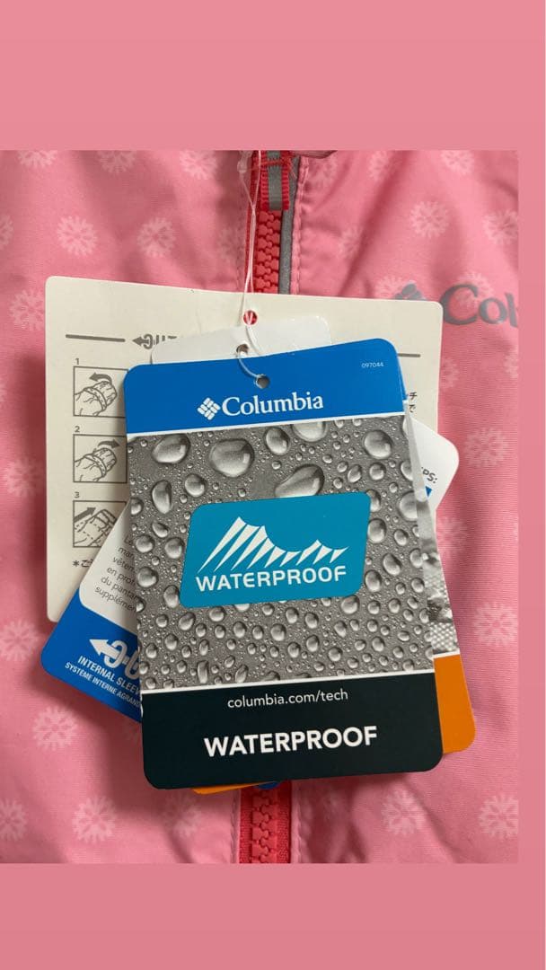 新品未使用品　Columbia 子ども用スノーウェア ピンク/ターコイズ