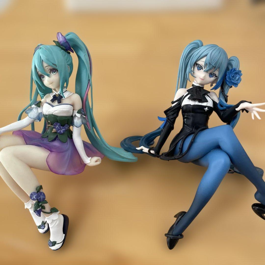 初音ミクフィギュア　肩ズン　缶バッジ