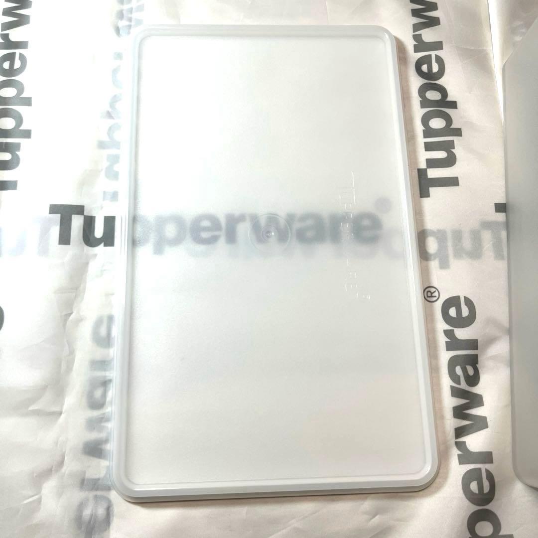 新品未使用　タッパーウェア　10キロキーパー　メルカリ便