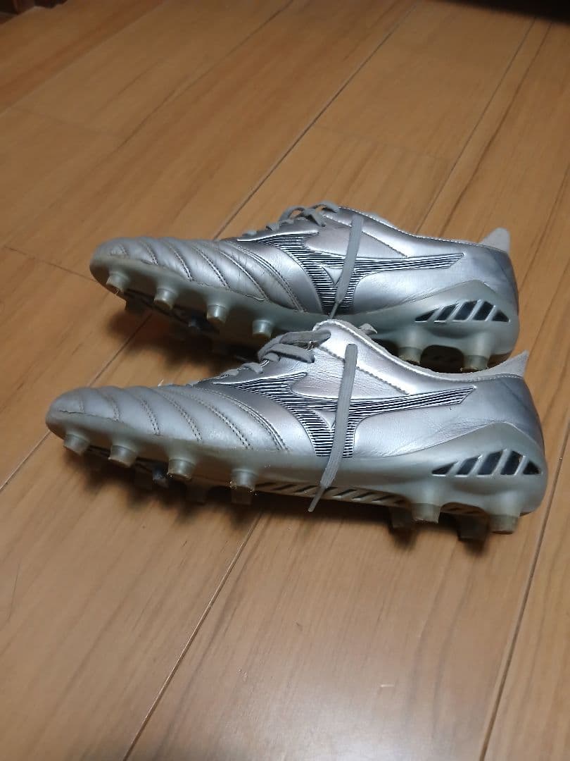 l*x様 Mizuno モレリア　ネオ3　シルバー スパイク