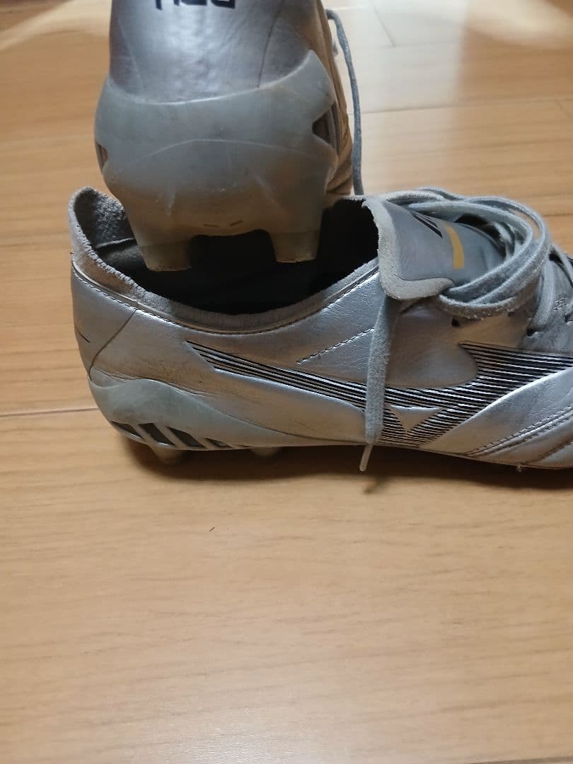 l*x様 Mizuno モレリア　ネオ3　シルバー スパイク