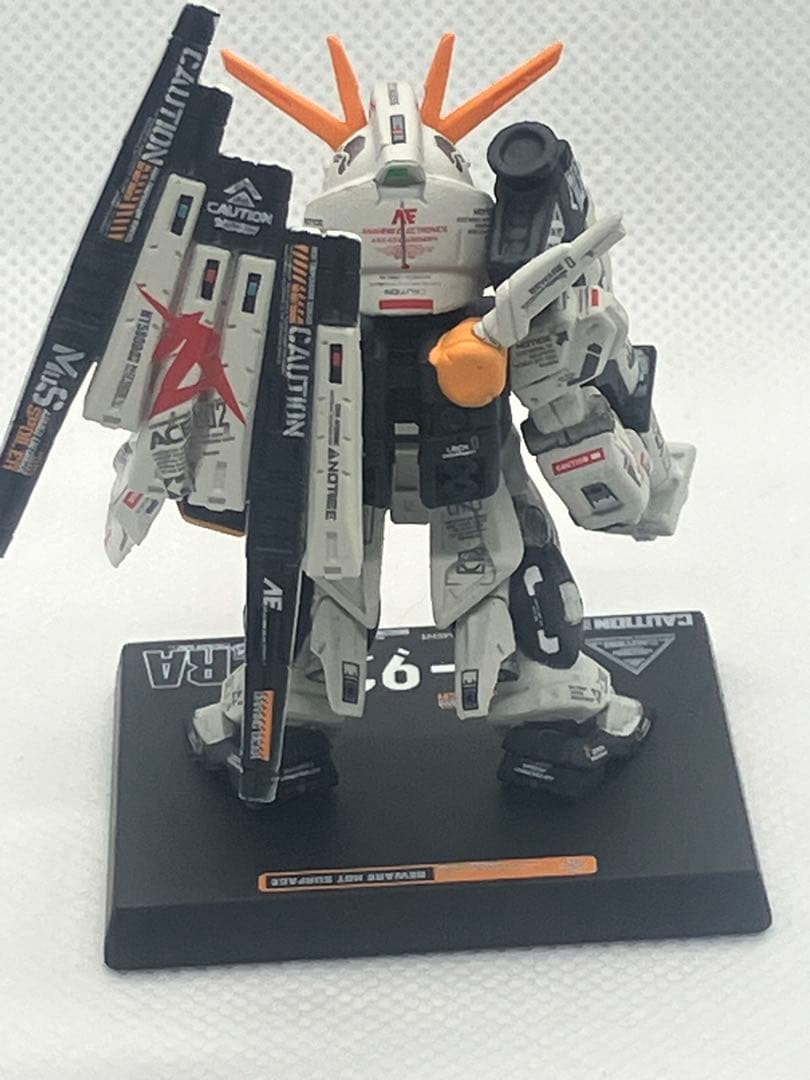 ガンダムコンバージ νガンダム