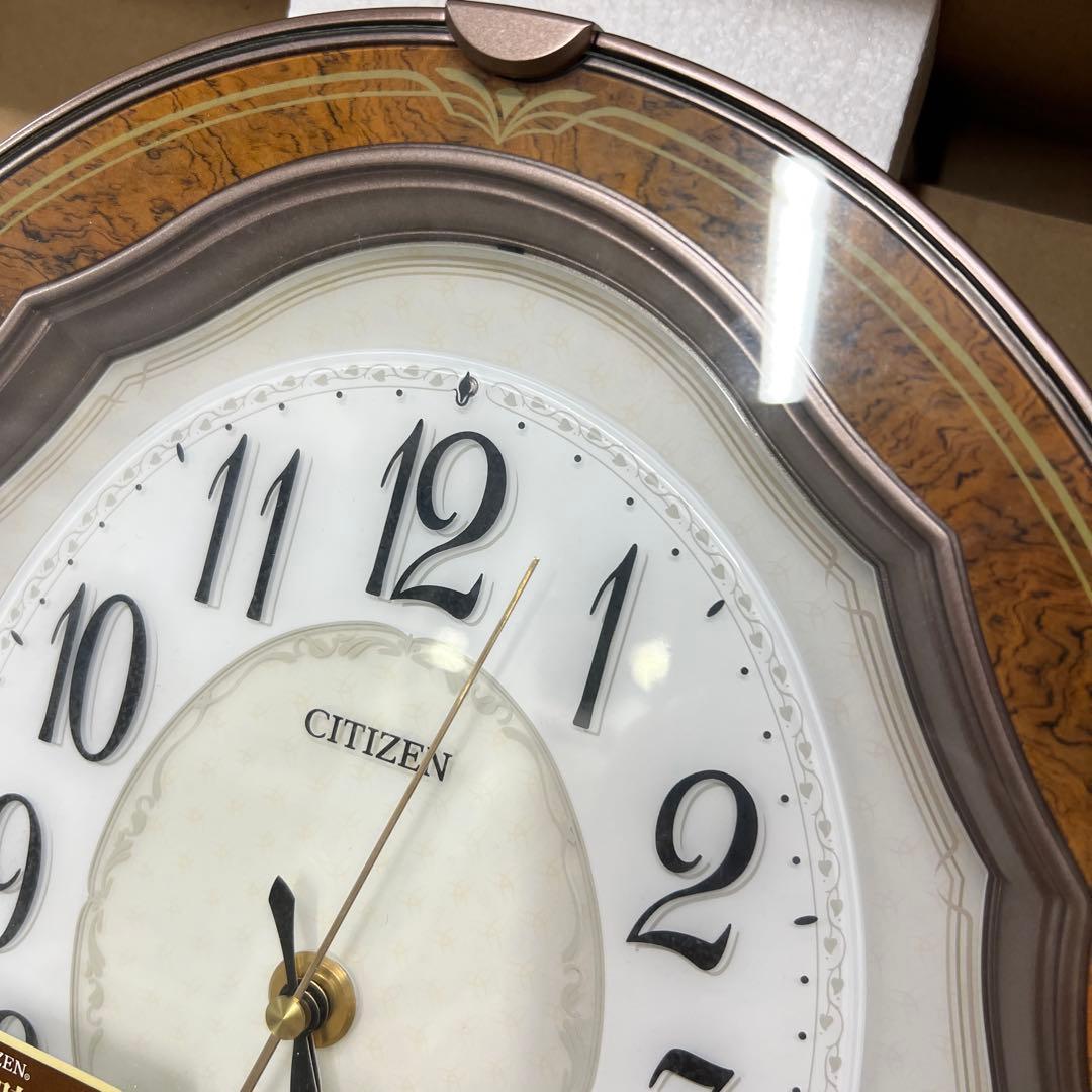 B1【美品】 CITIZEN 電波時計 オーバル形状 飾り振子付 クリスタル装飾