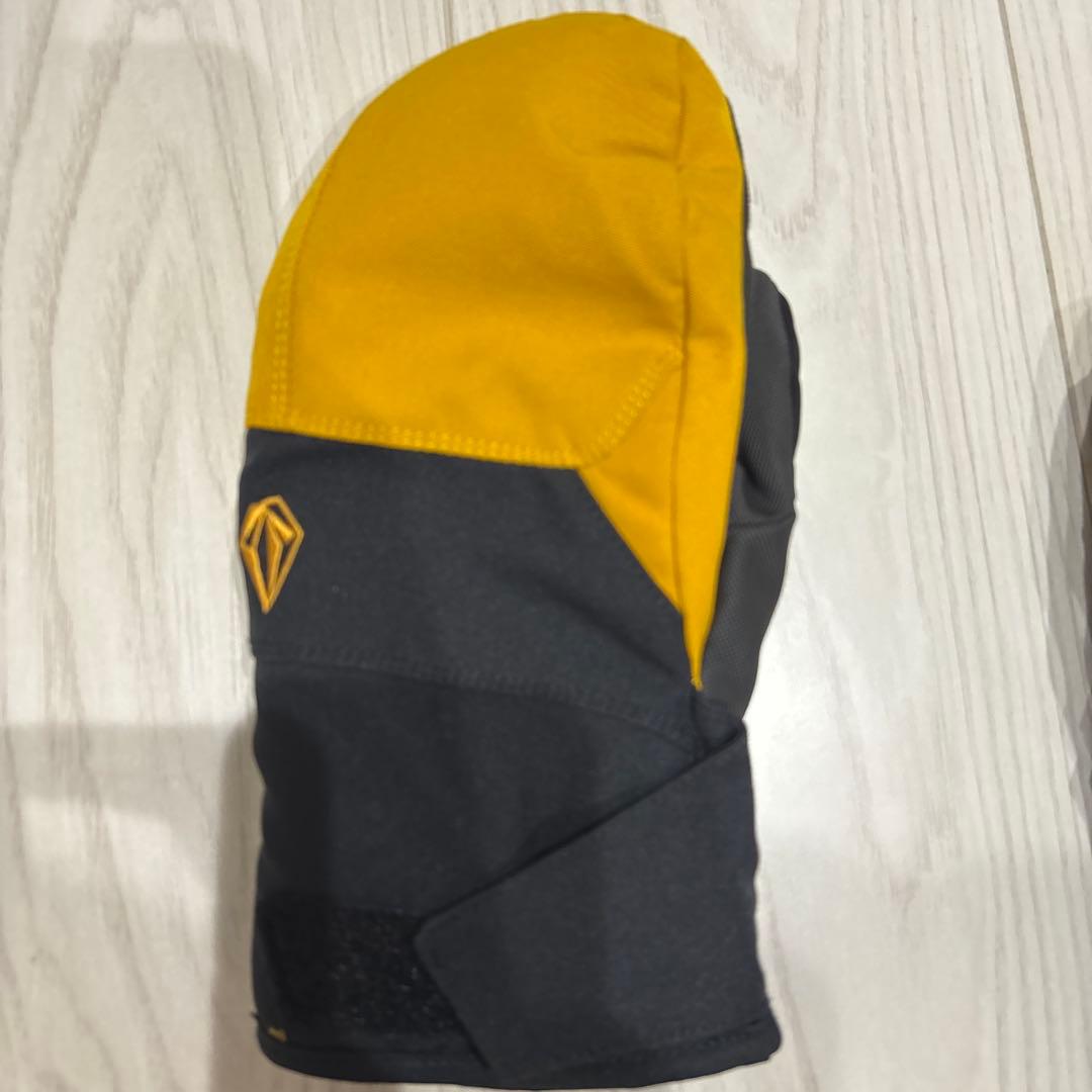 volcom ①スノーボードウェア　②手袋　セット売り