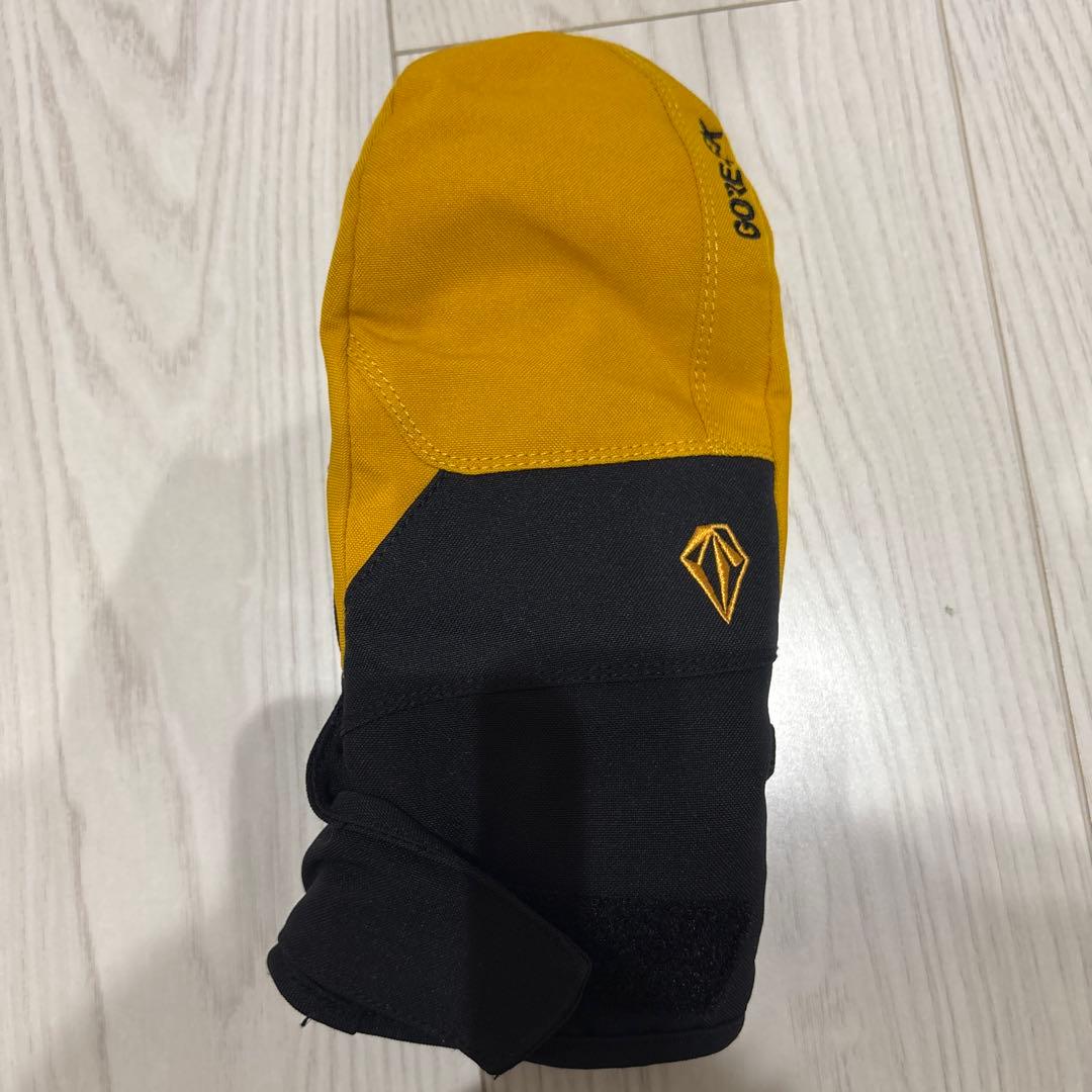 volcom ①スノーボードウェア　②手袋　セット売り
