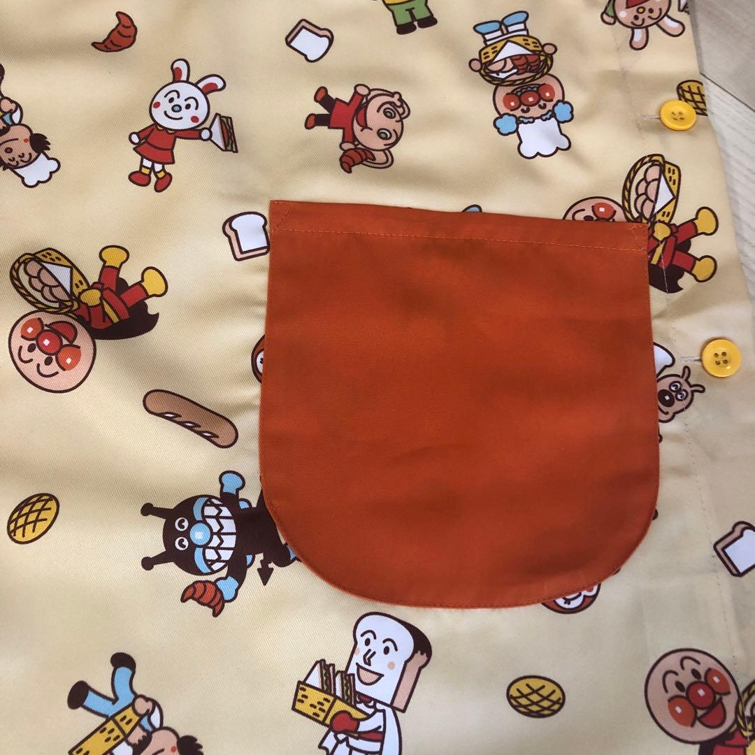 アンパンマン エプロン クリーム色　パンをおととどけ　フレーベル館