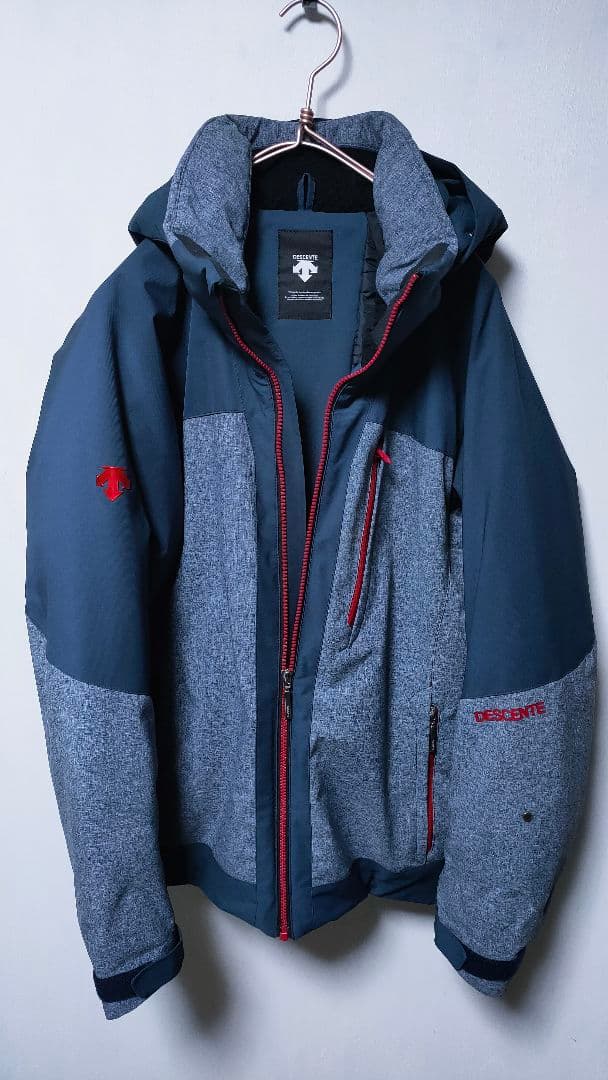 ✨美品✨【デサント DESCENTE】スキーウェア メンズL 保温 防水
