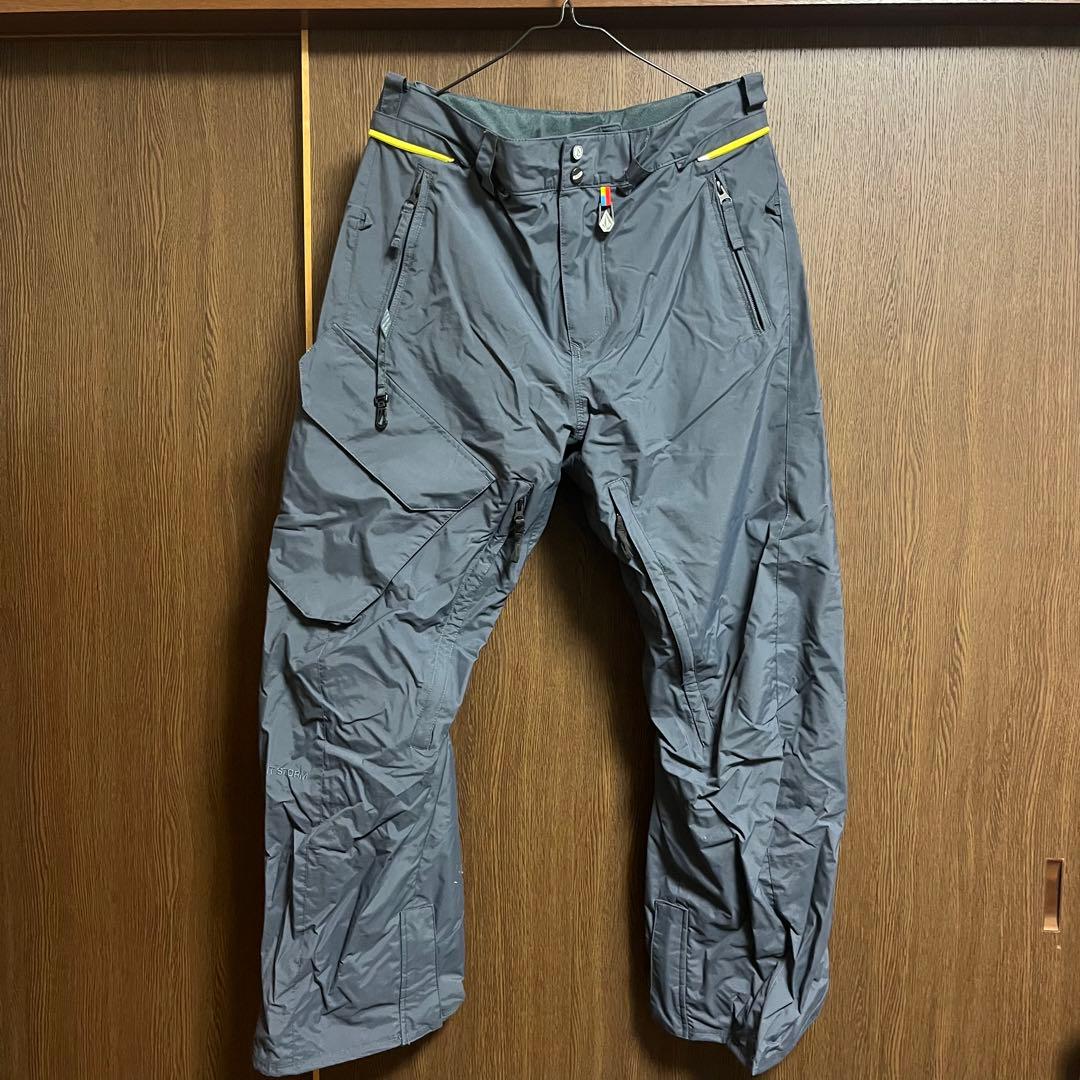 VOLCOM スノーボードウェア　上下セット