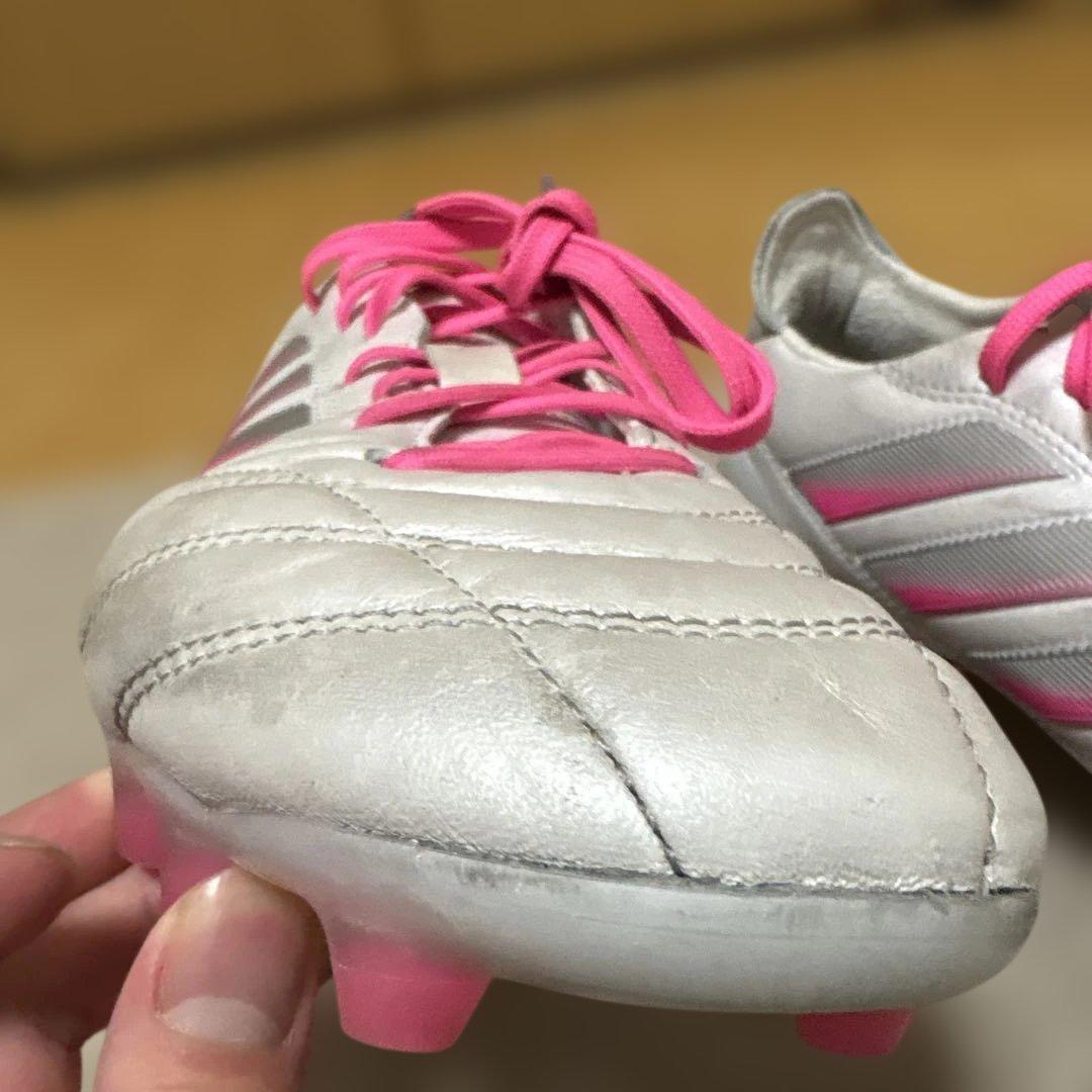 adidas サッカーシューズ シルバー/ピンク
