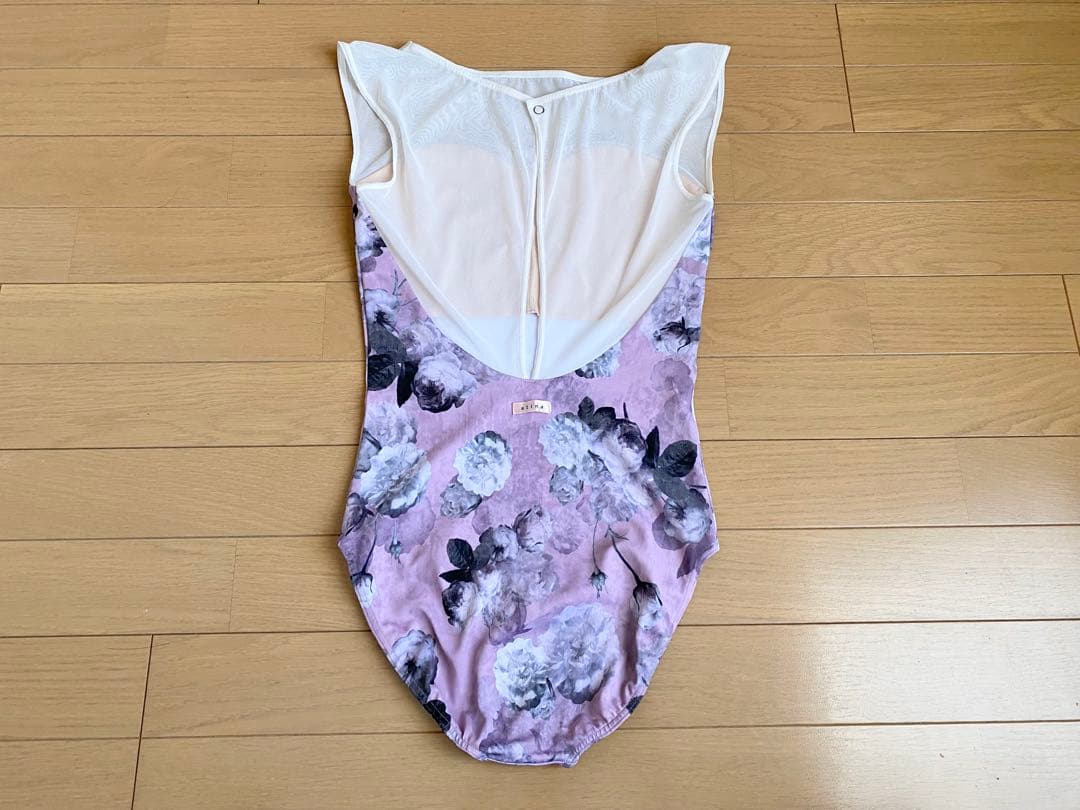 stina スティナ レオタード Mサイズです