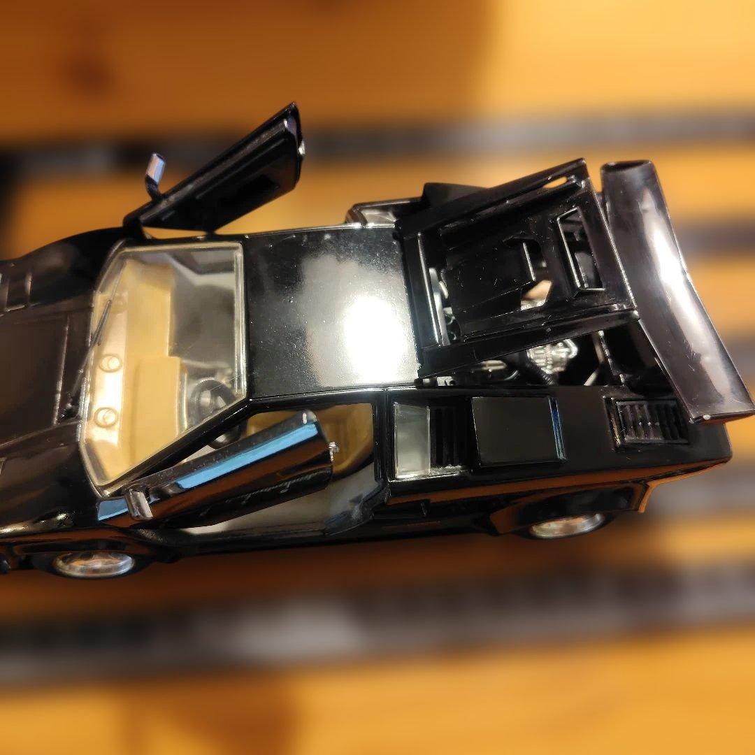 burago LAMBORGHINI COUNTACH（1988） 1/24