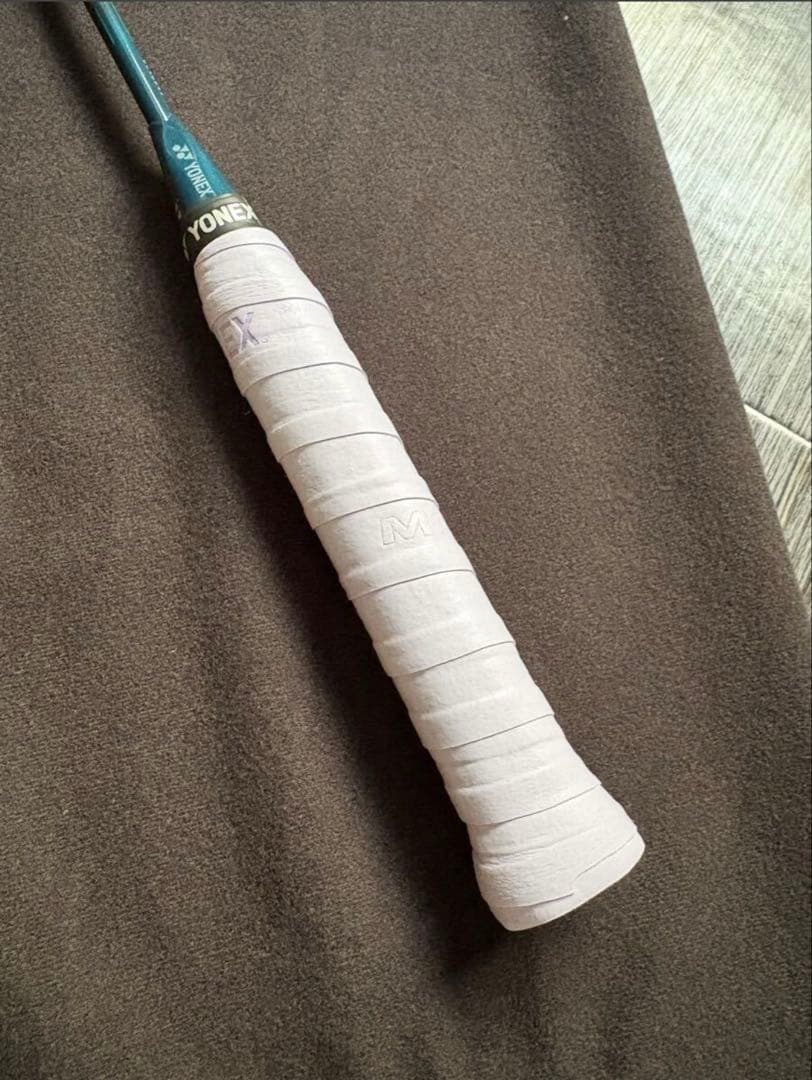 ☆YONEX ヨネックス　ナノフレア 800 ゲーム（NANOFLAR)4U5