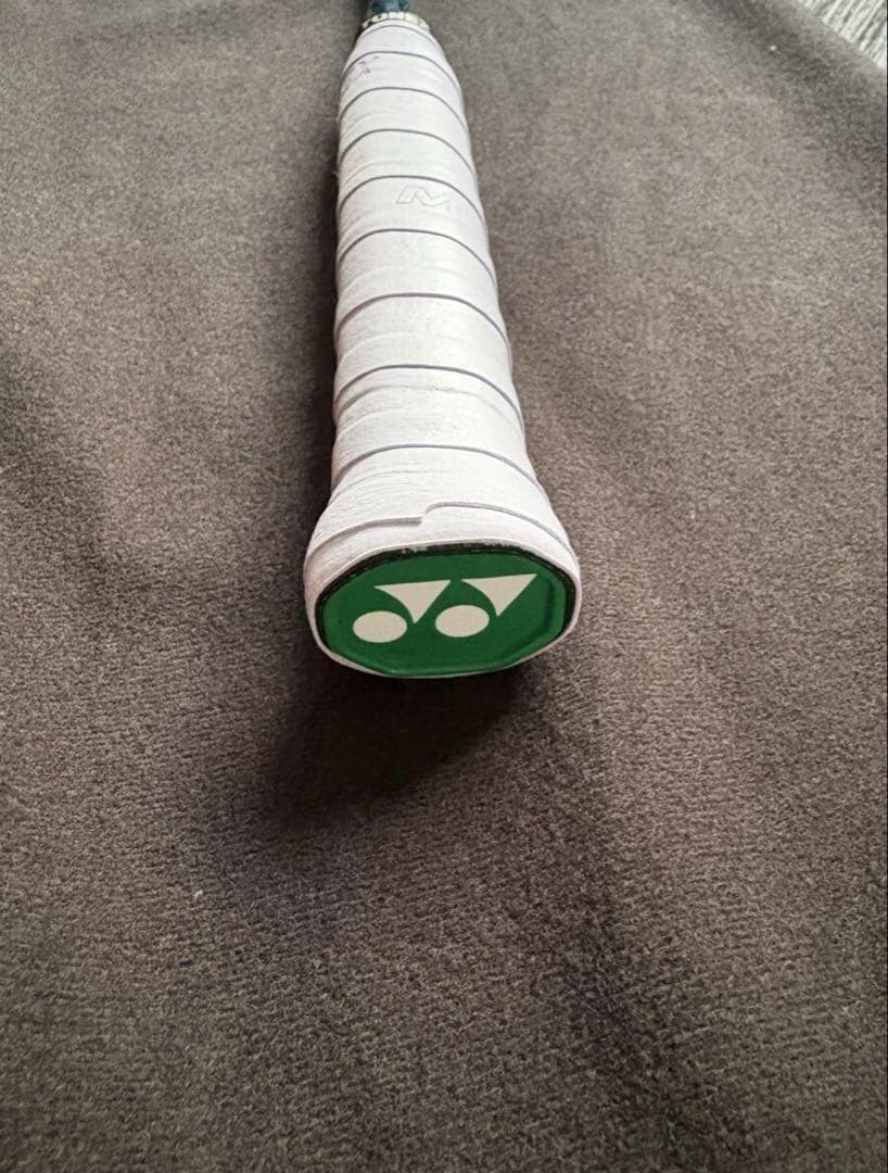 ☆YONEX ヨネックス　ナノフレア 800 ゲーム（NANOFLAR)4U5