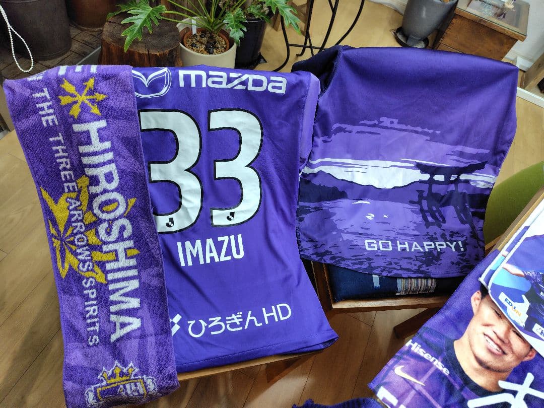 サンフレグッズ　タオル・ユニフォーム等々