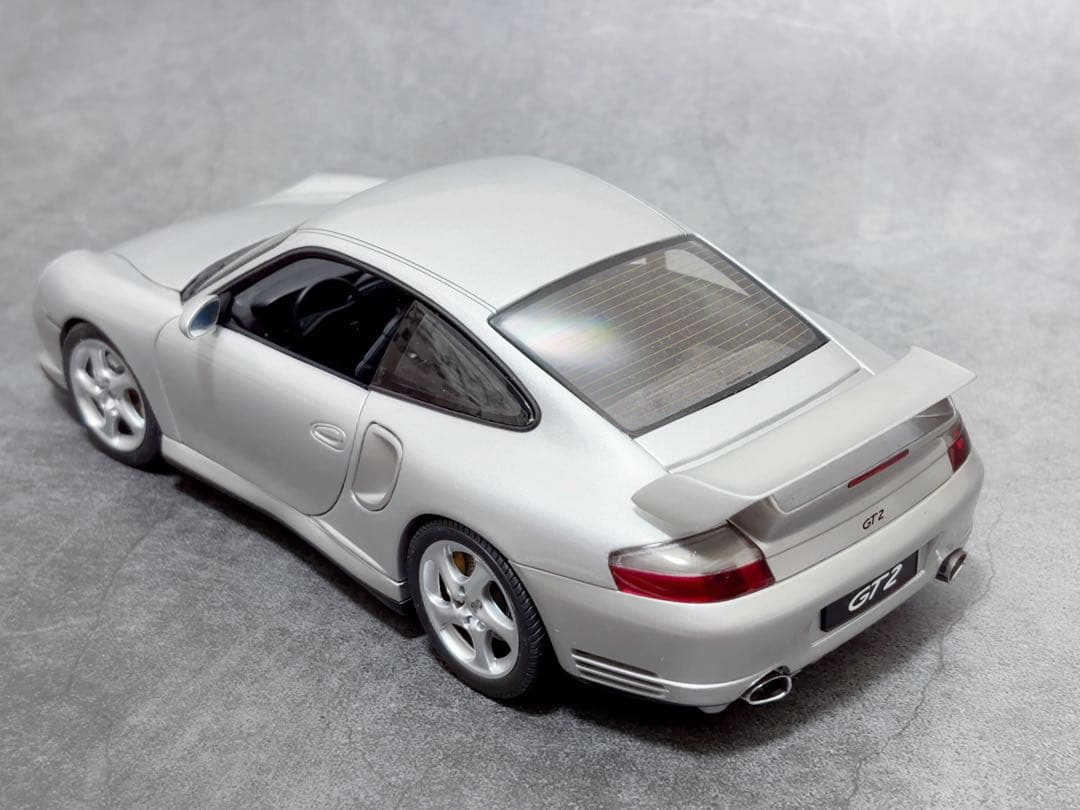 ミニカー AUTOart 1/18 PORSCHE 911 GT2