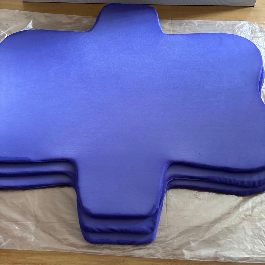 リファ　正規品　NEWPEACE 枕　ピロー　首枕 ホワイト