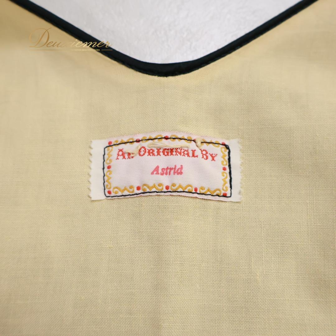 【フォークダンス衣装】グリーン ワンピース ドレス 緑 黒 ボタン ハート 刺繍