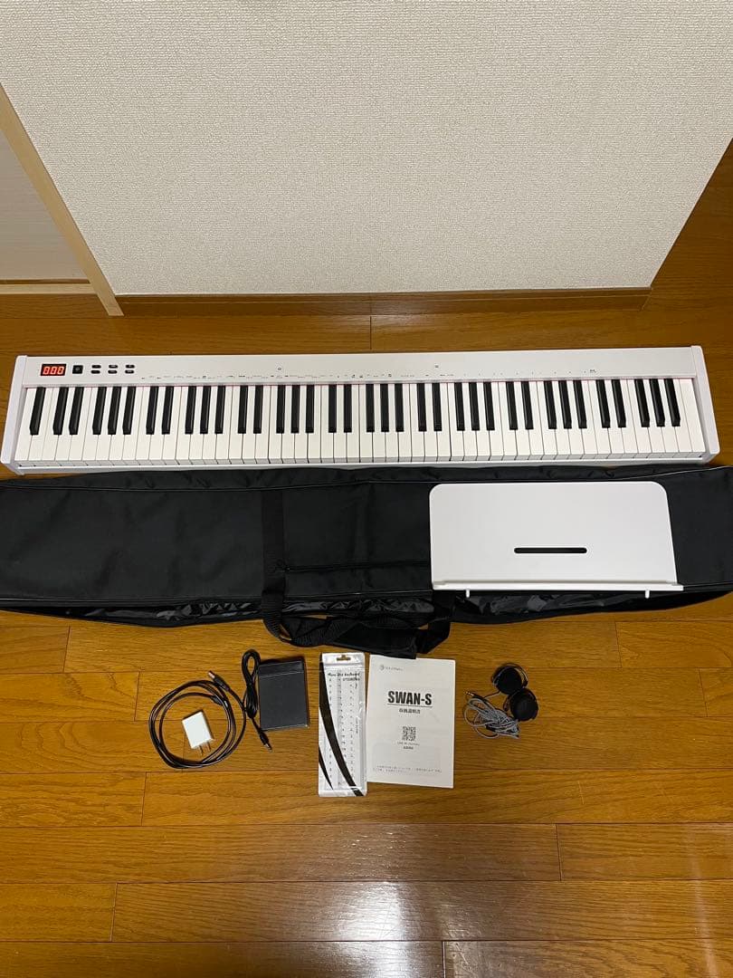 ホワイト 88鍵盤　電子ピアノ 初心者セット