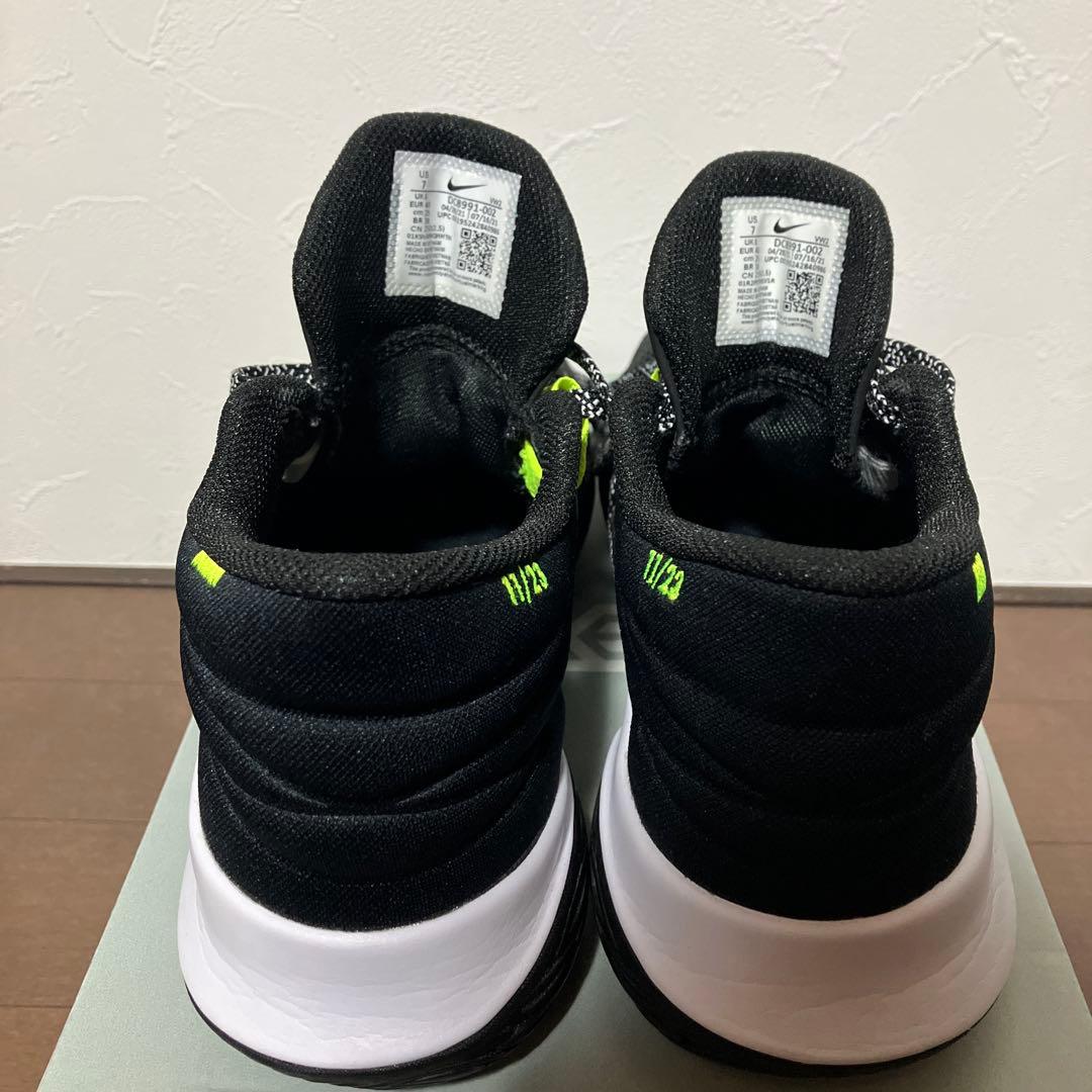 Nike カリーフライトラップ5 バスケットボールシューズ