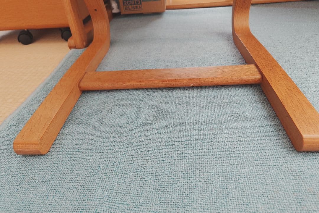 カリモク×ベネッセ 学び　椅子