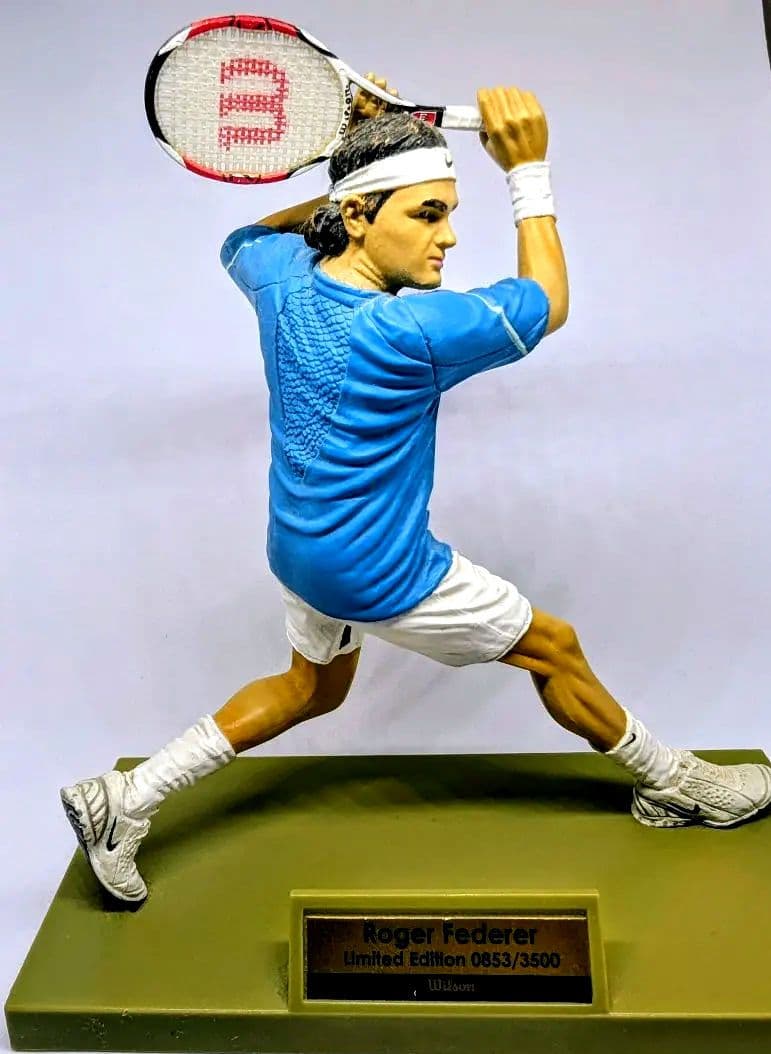 ロジャー・フェデラー 限定版フィギュアかなり貴重 　早いもの勝ち！