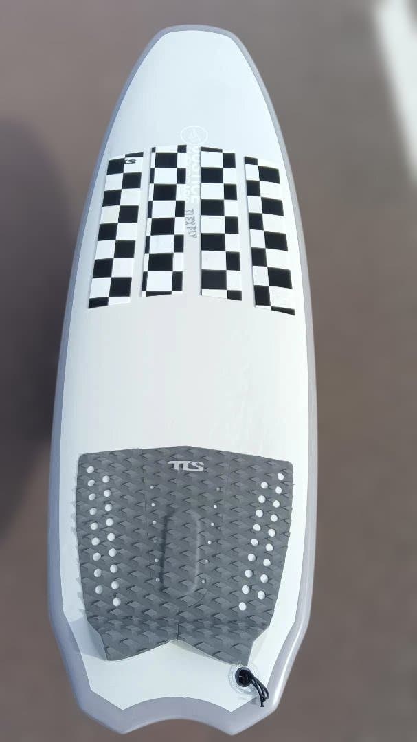 Justiceジャスティスサーフボードflex fly バラクーダプライム5’5