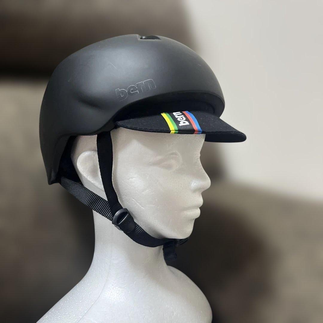 訳ありbernスケボーヘルメットおしゃれs-m51センチ〜54.5センチキッズ