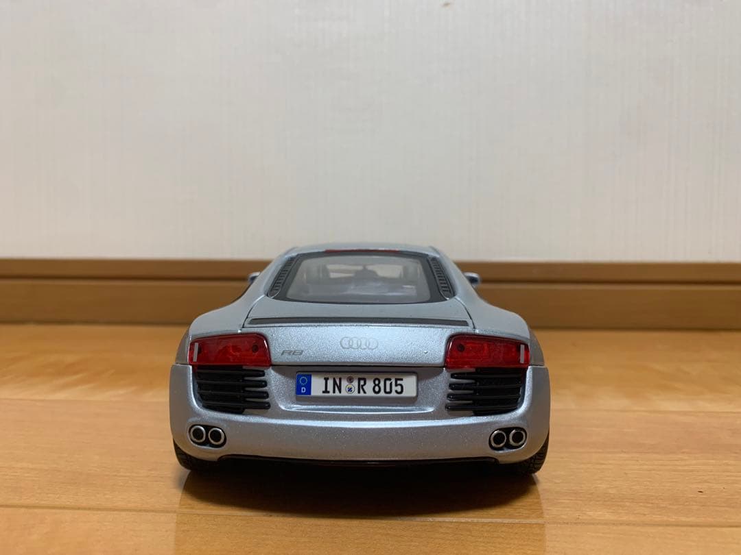Audi R8 シルバー ミニカー　マイスト