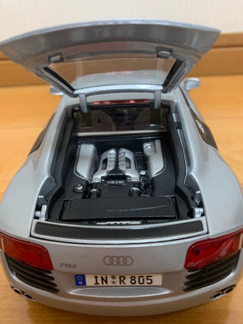 Audi R8 シルバー ミニカー　マイスト