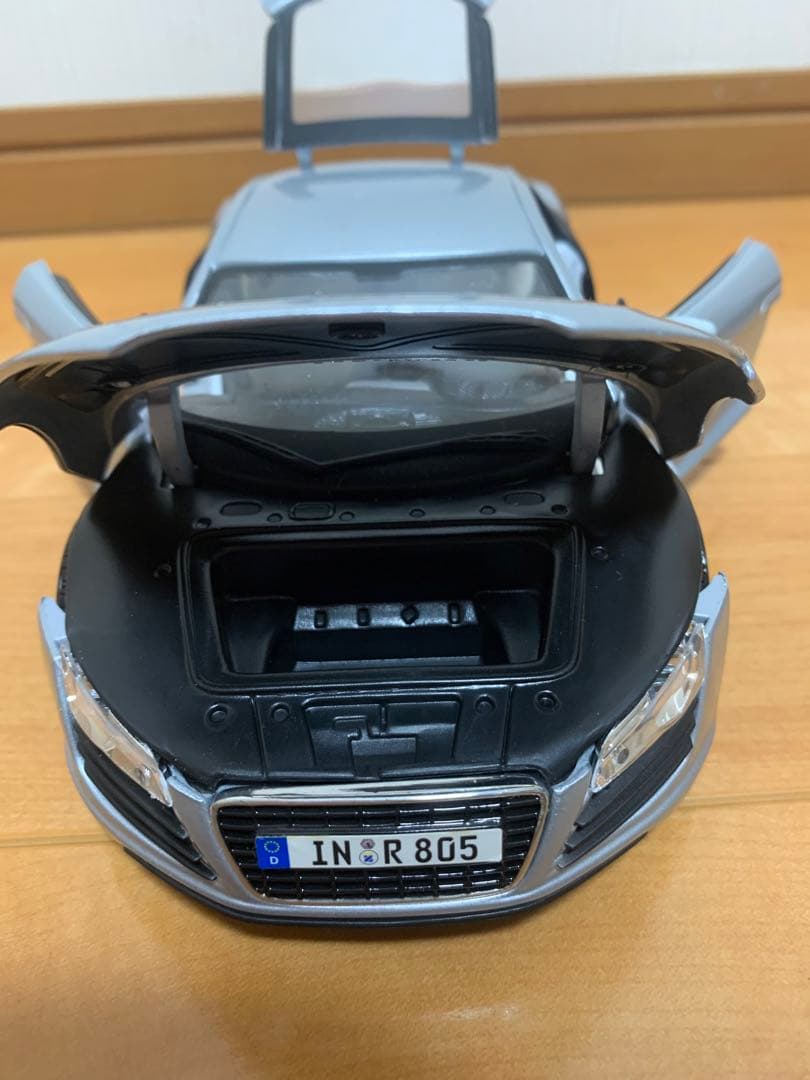 Audi R8 シルバー ミニカー　マイスト