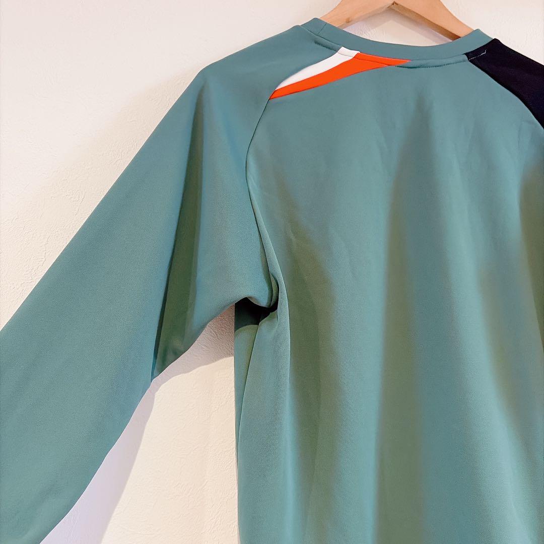 美品　YONEX ライトトレーナー完売品