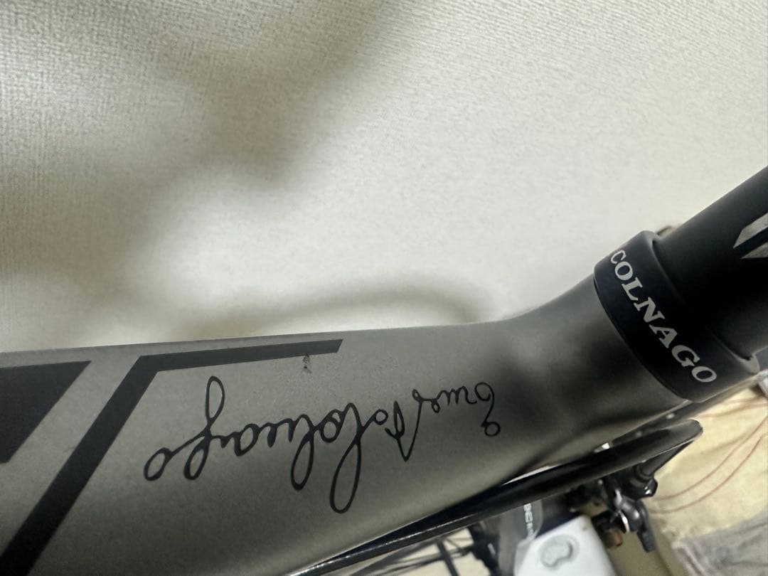自転車本体 Full carbon COLNAGO with aero handlebar.