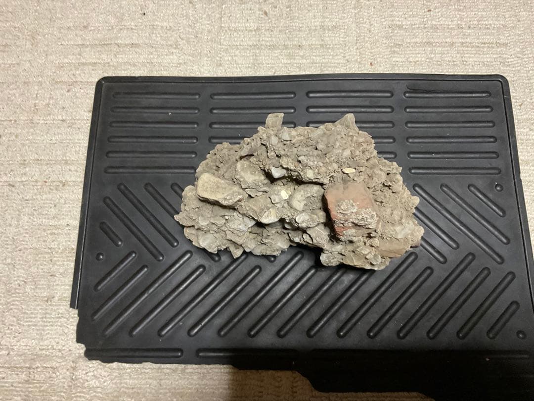 さざれ石／岐阜県産。前、出品の物より僅かに大きいです。【天然石・希少】。