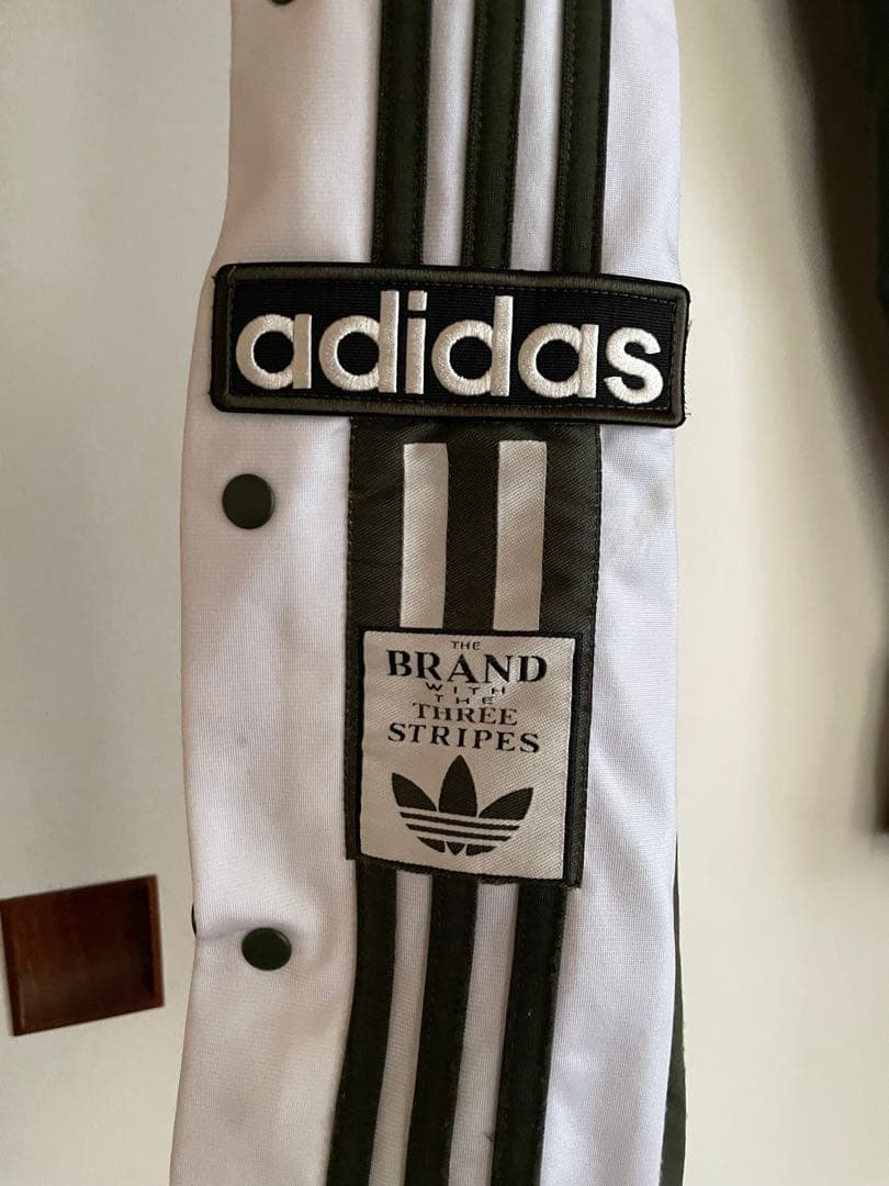 adidas オリーブ バスケットジャージ