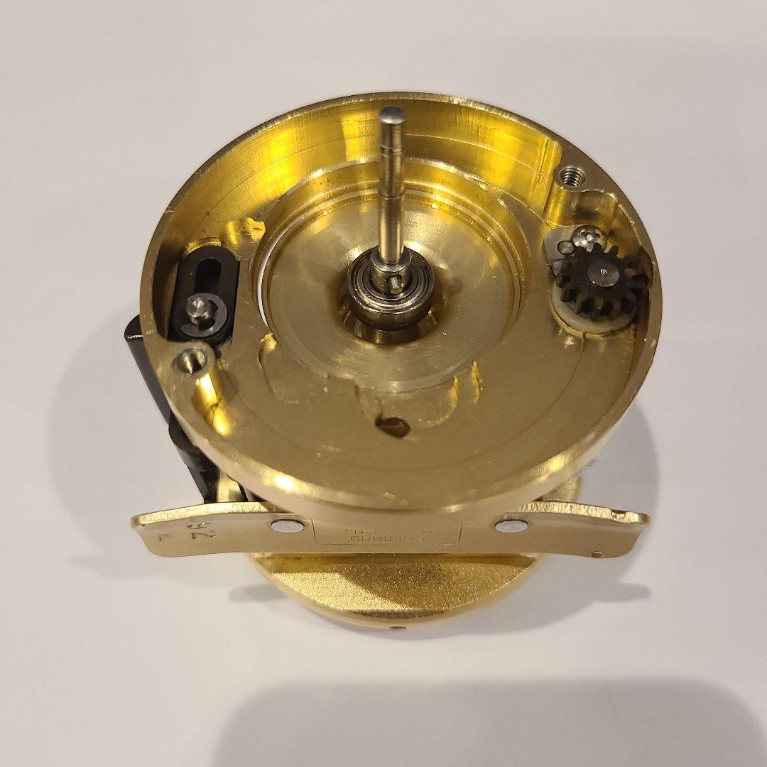 SHIMANO カルカッタ 100 XT ベイトリール　シマノ 右ハンドル