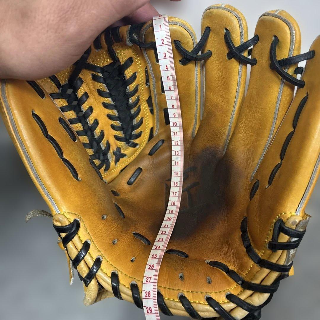 スポーツショップ　ナイン　の硬式グラブ　中古
