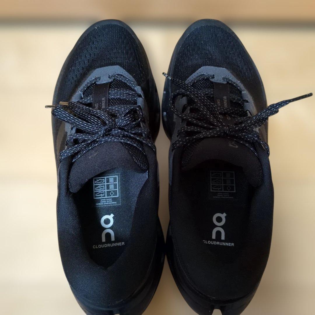 【美品・正規品】On/Cloudrunner3 Black