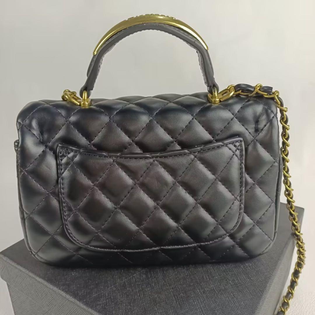 CHANELノベルティ ハンドルゴールド ロゴプレート キルティングバッグ非売品