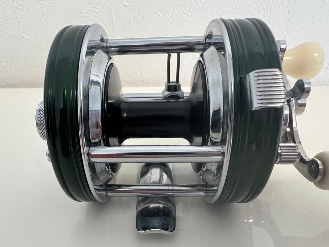 【未使用】アブガルシア アンバサダー 5500 C プロショップ　ダークグリーン
