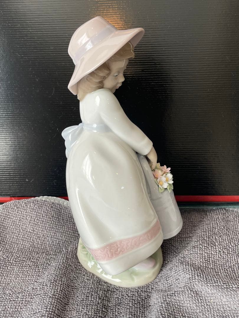 LLADRO リヤドロ 6876 『 春の輝き』