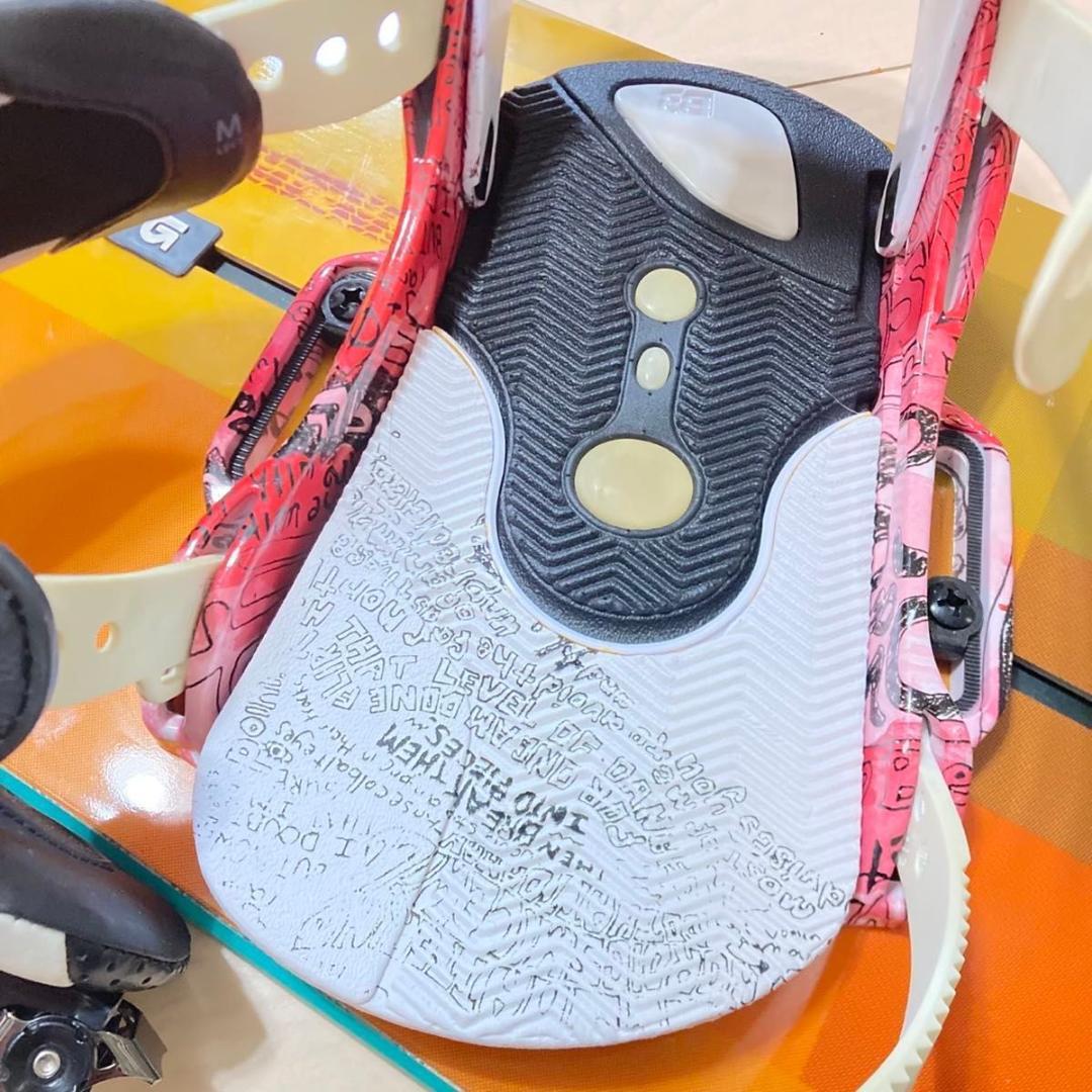 スノーボード BURTON CUSTOM FLYING V 154 CARTEL EST