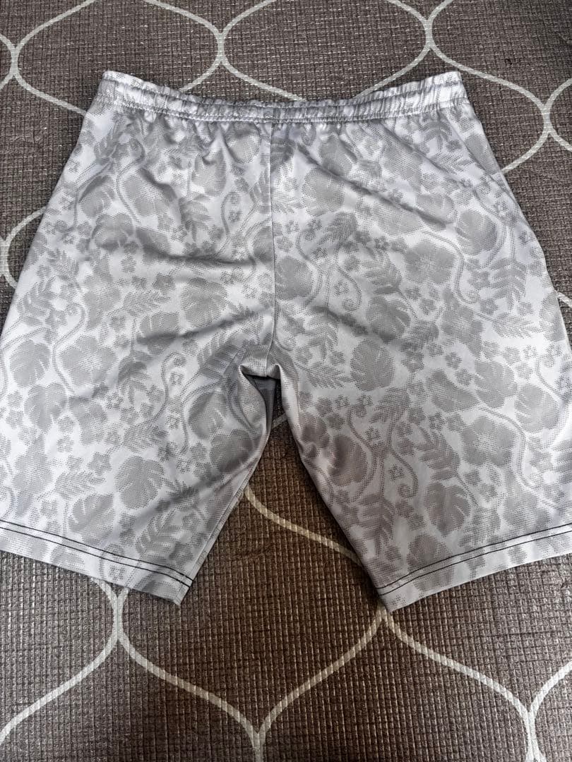ヨネックス 花柄パンツ Mサイズ ホワイト　2着セット　ハーフパンツ